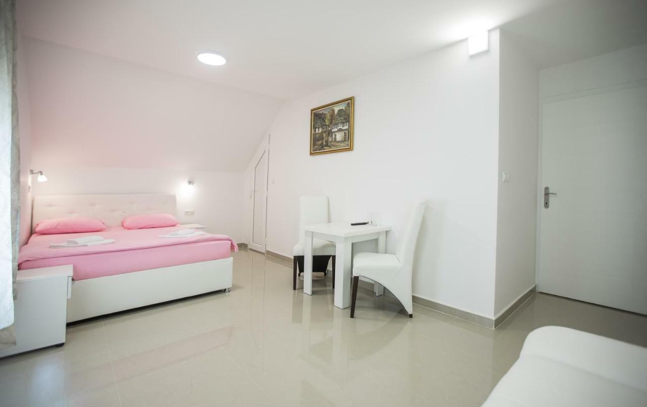 Bed and Breakfast Pansion Kipovi Tuzla Exteriér fotografie